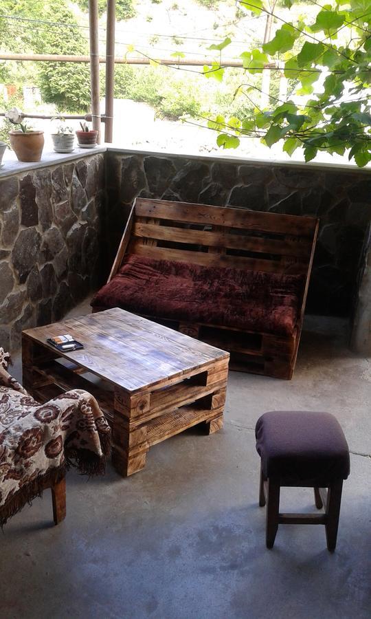 Guest House Nima Borjomi Esterno foto
