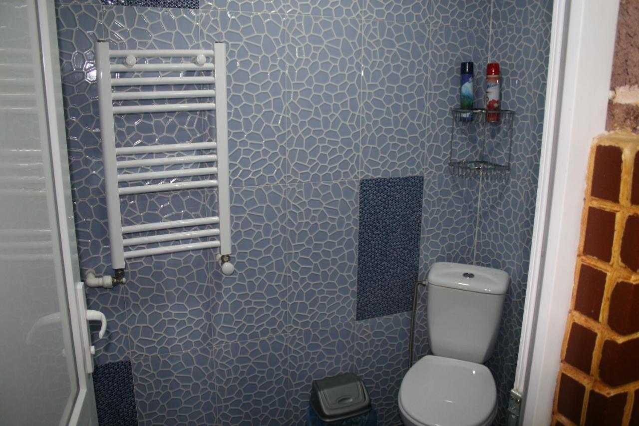 Guest House Nima Borjomi Esterno foto