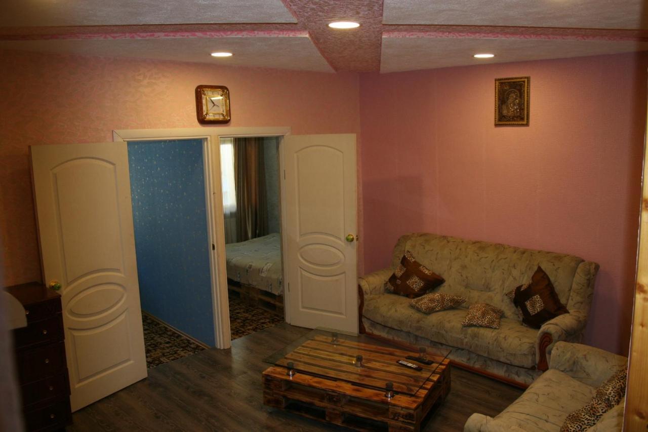 Guest House Nima Borjomi Esterno foto